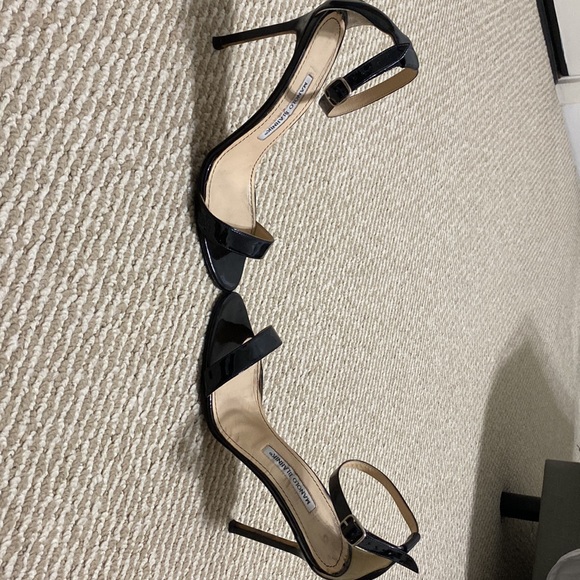 MANOLO BLAHNIK Chaos Ankle Cuff Sandal/ Black Patent size 39 - Picture 11 of 13